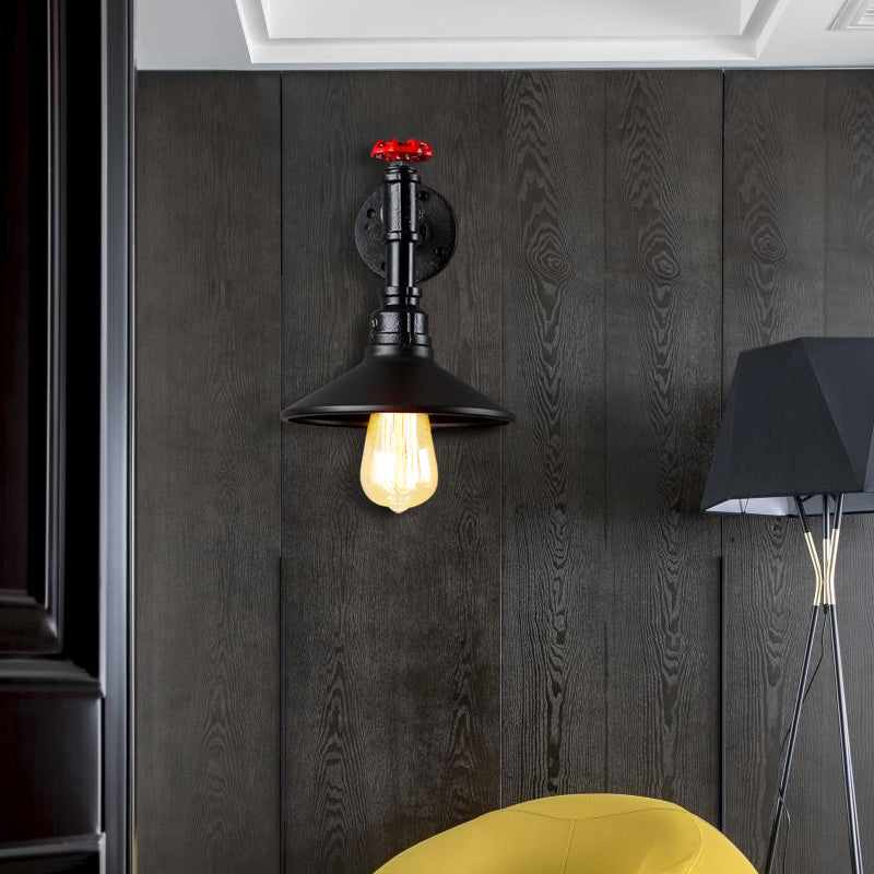 Conrad's Industrial Sconce: Focused Light & Vintage Charm
