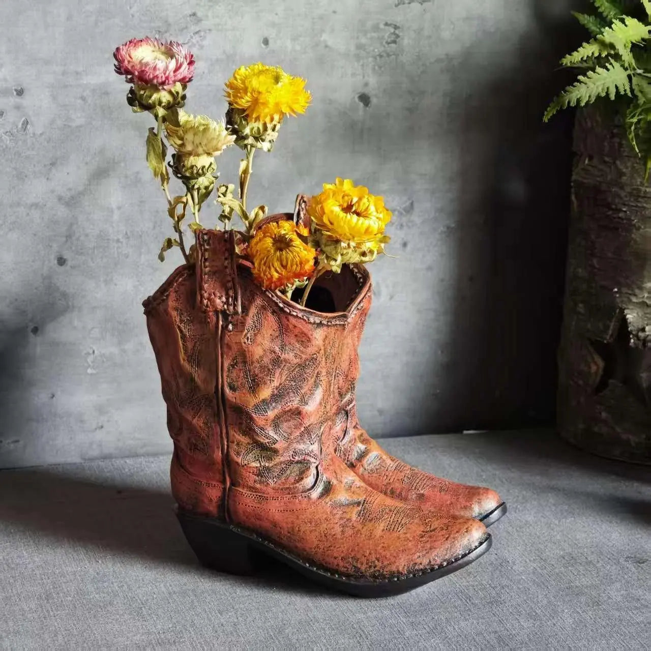 1pc American Country Creative Western Cowboy Boot Resin Flower Pot Ornament Vase for Balcony Garden Decoration