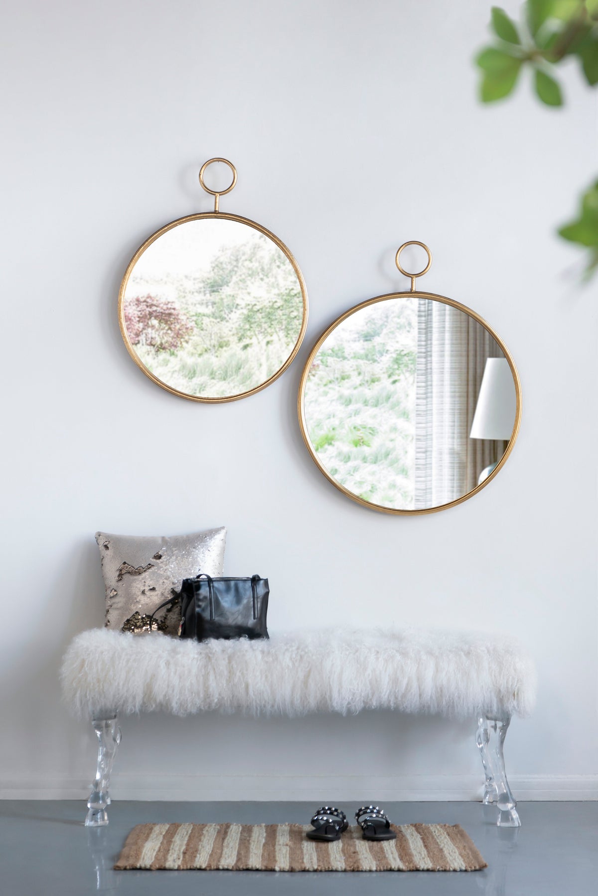 22" x 28" Circle Wall Mirror