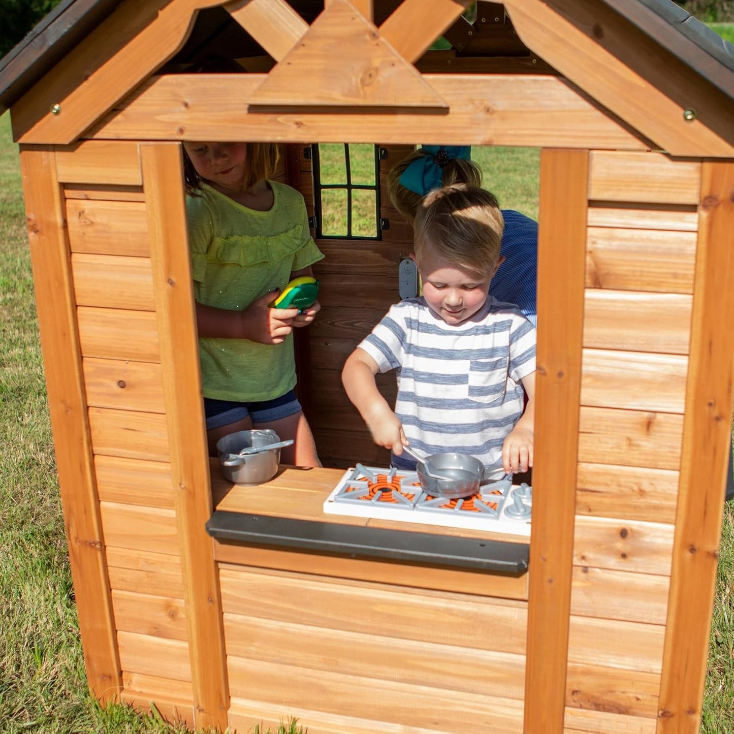 Cedarwood Kids Outdoor Playhouse With Integrated Kitchen