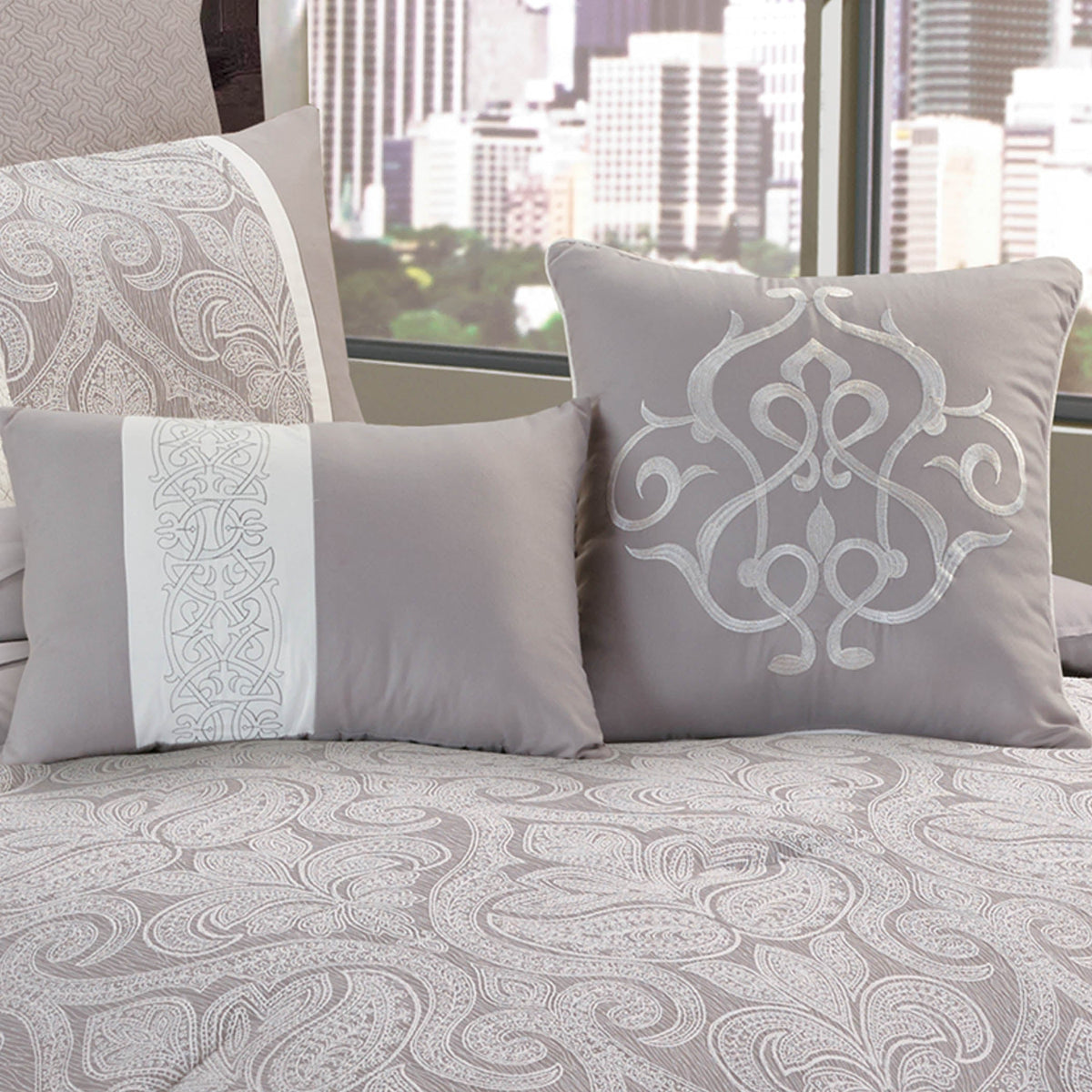 Winthrop 10 Pc King Comforter Set