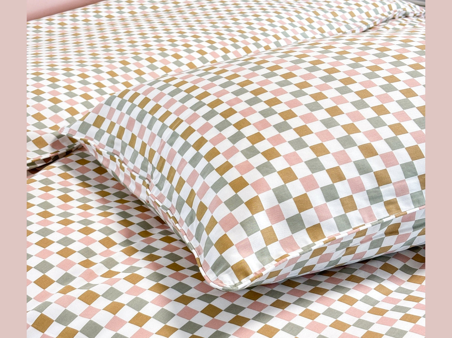 SHNUGGLE Extra Pillowcase- Colorful Checker