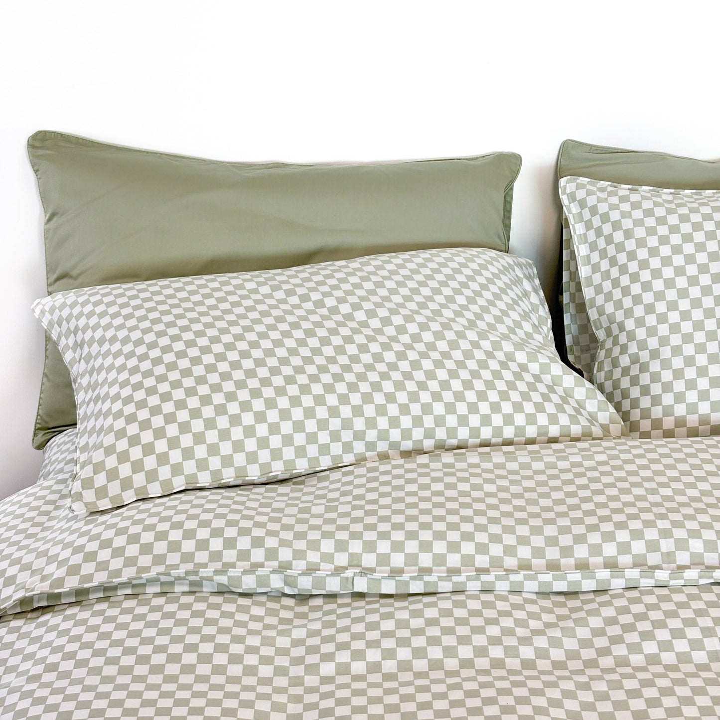 SHNUGGLE Bedding Set Sage Checker