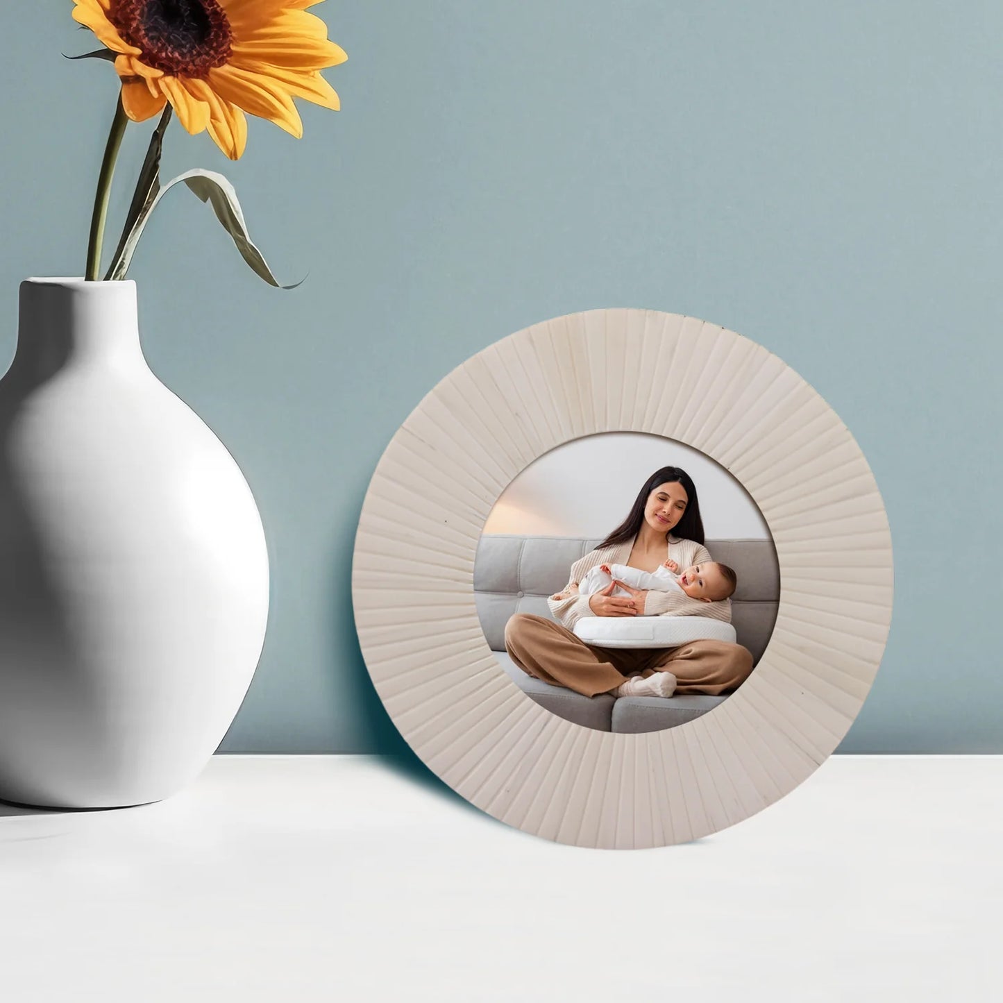 4x4 White Striped Round Picture Frame- Bone Inlay