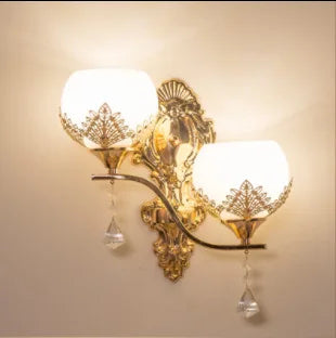 Modern Gold Bedside Wall Light - Elegant Illumination for Your Space