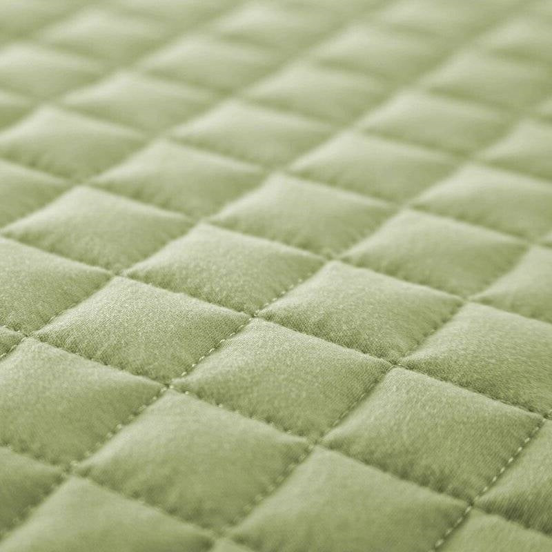 Full Queen Lightweight Sage Ultra Soft 3-Piece Microfiber Quilt Set textured quilt close-up.