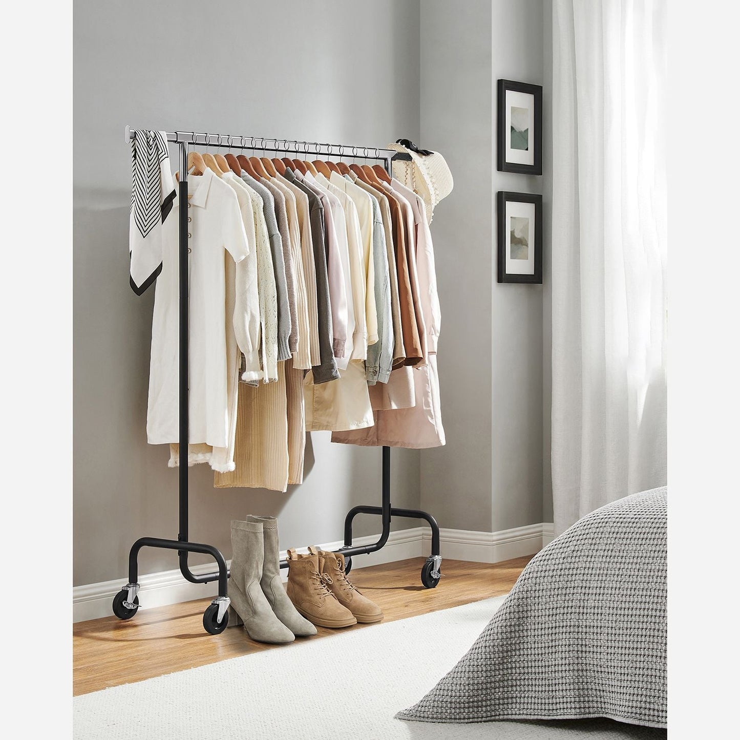 Heavy-Duty Clothes Rack with Extendable Hanging Rod