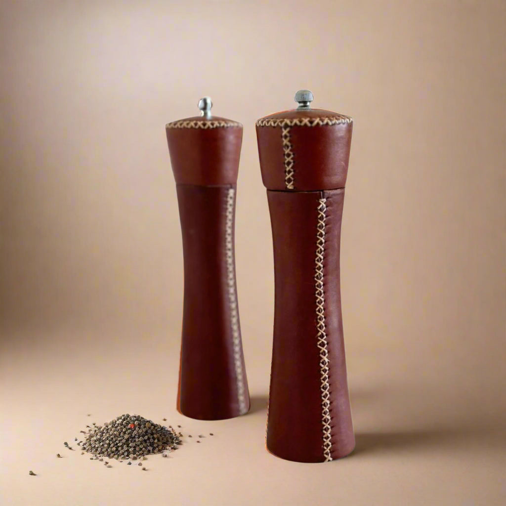 Sal y Pimienta | Leather Salt and Pepper Mills