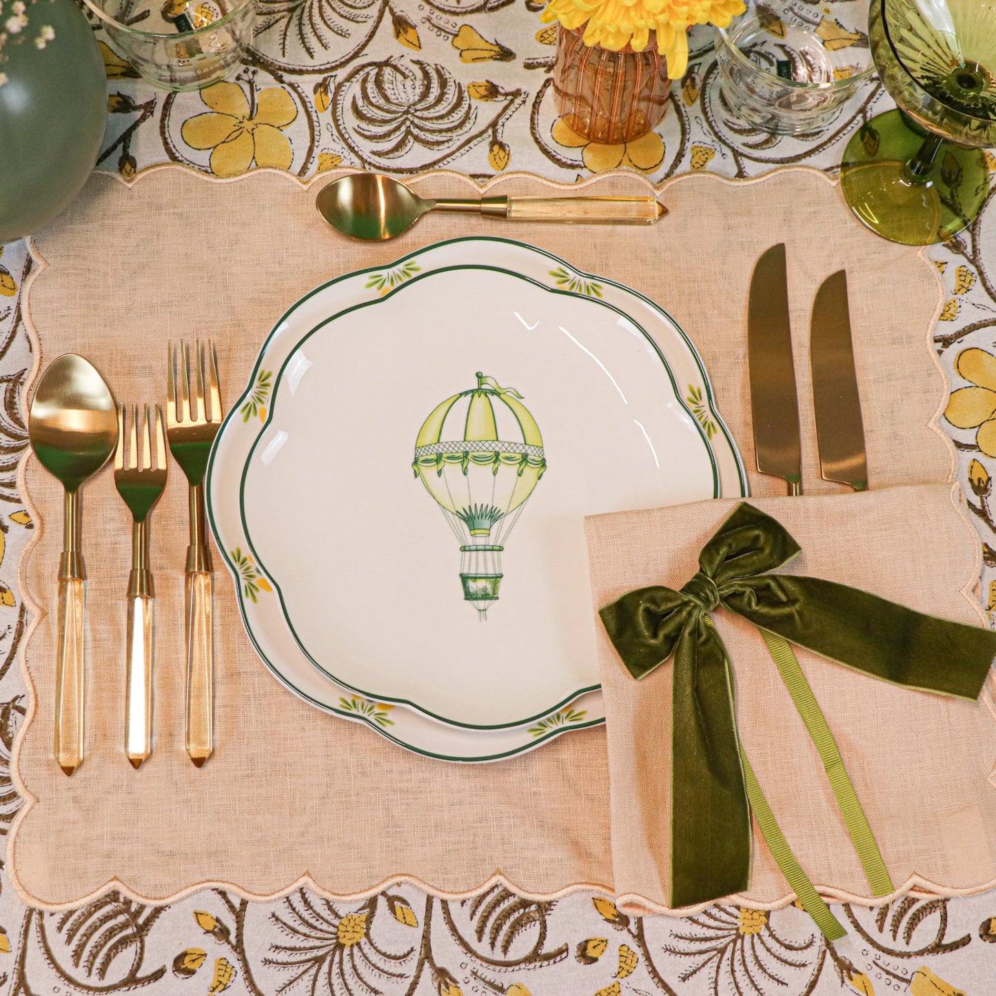 Valensole Lavender Scalloped Starter Plate - Case of 12 Plates (+3 Bonus Plates)