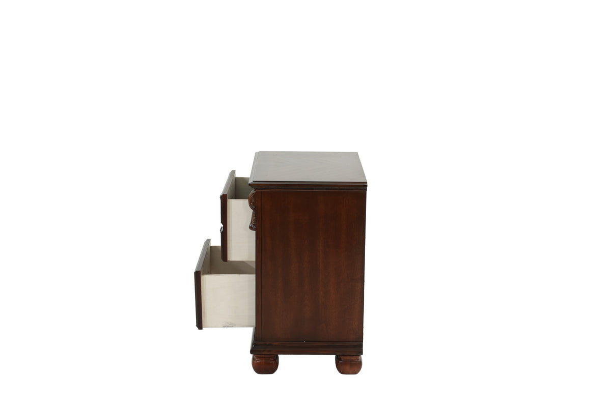 Traditional California King Size Bed and Nightstands Set