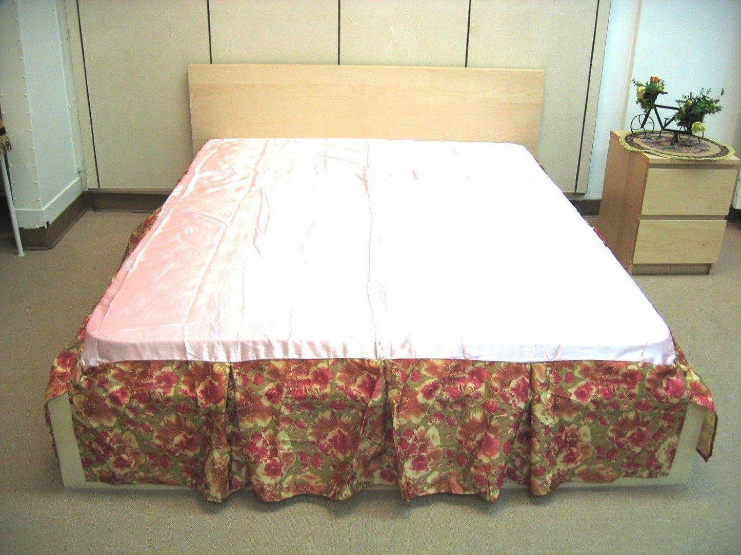 DaDa Bedding Sunrise Hibiscus Floral Dust Ruffle Pleated Satiny Pink Bed Skirt - 14" Drop (BS-BM465L-1)