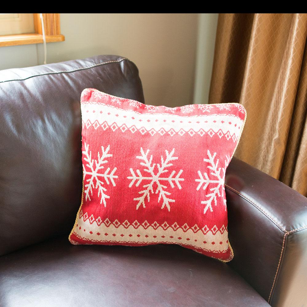 Set of 2 White Snowflakes on Red Christmas Throw Cushion Pillow Covers