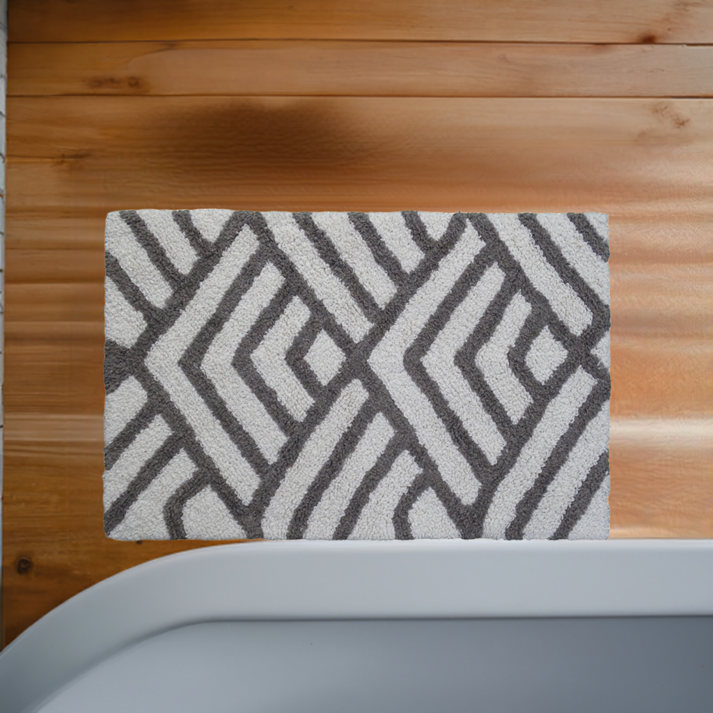 CHICOS HOME Bath Rug Geometric Pattern in Grey & Ivory