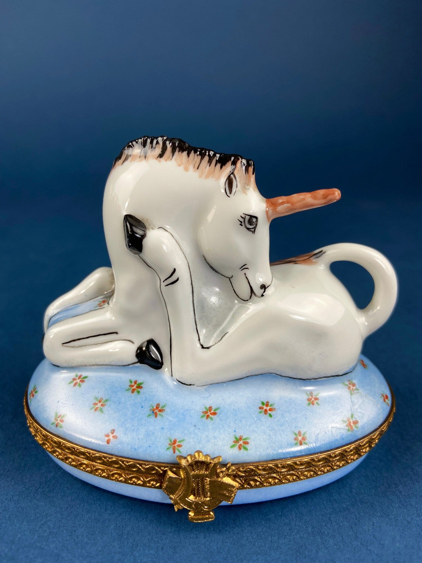 Loveseat Miniature Porcelain Limoges Box. Highly Collectible Pill, Trinket, Ring Box. Gift for Him or Her Couch Potato Partner Couple.