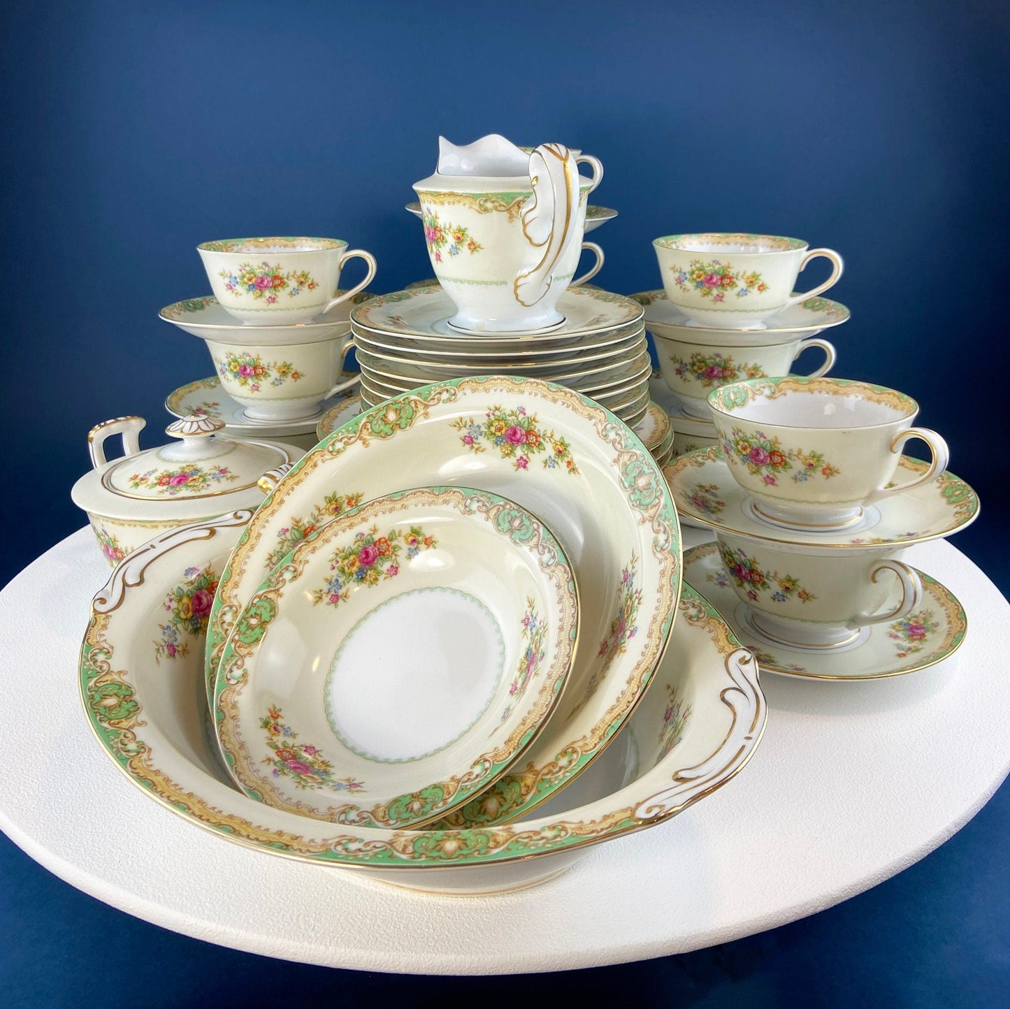 Wedgewood Cavendish Classic Dinnerware Set. 4 Settings: Dinner, Salad, Dessert or Bread Plates, Cups, and Saucers. 20-piece China.
