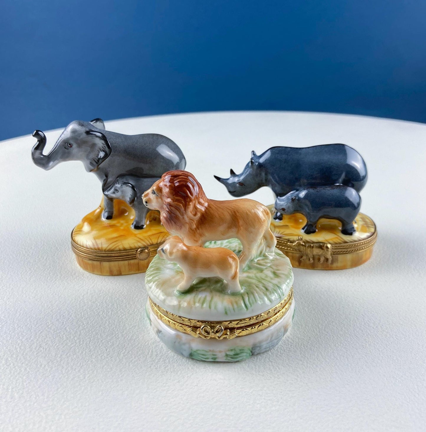Lion and Baby Vintage Geo Z. Lefton Miniature Box. Collectible Porcelain & Brass Trinket Ring Pill Box. African Safari Design. Animal Lover.