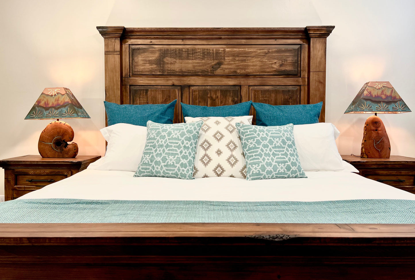 Floresville Crown Rustic Bed
