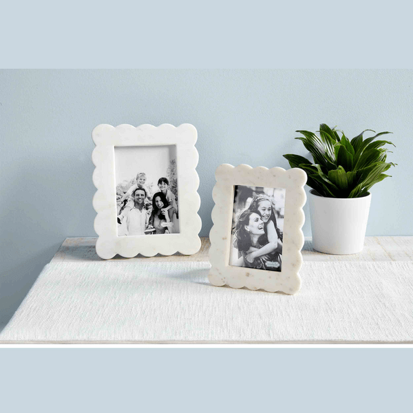 Scalloped Marble Frame - 4x6