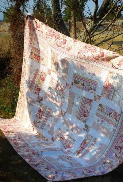 DaDa Bedding Cottage Floral Blossoming Patchwork Quilted Coverlet Bedspread Set (DXJ103112)