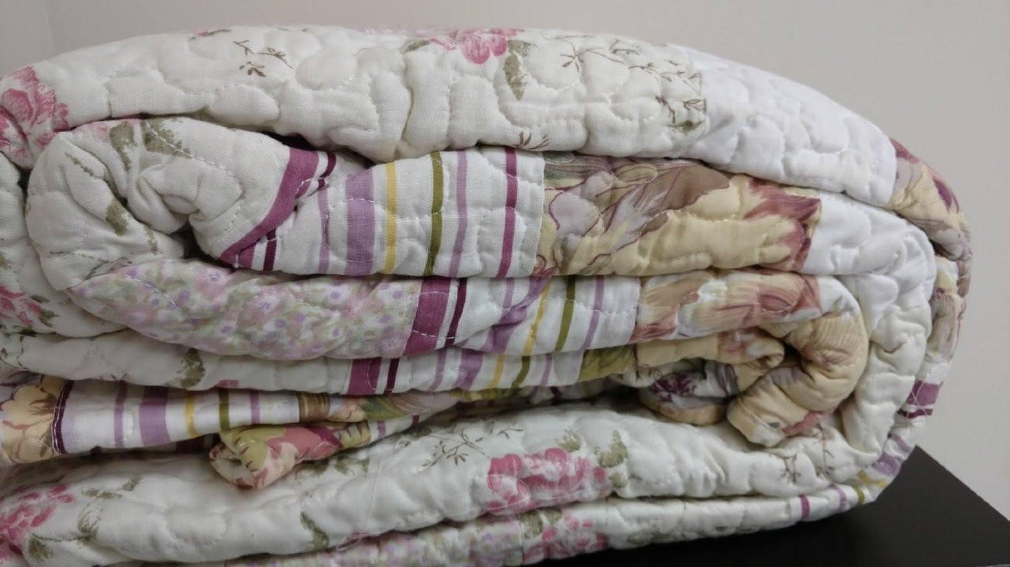 DaDa Bedding Cottage Floral Blossoming Patchwork Quilted Coverlet Bedspread Set (DXJ103112)
