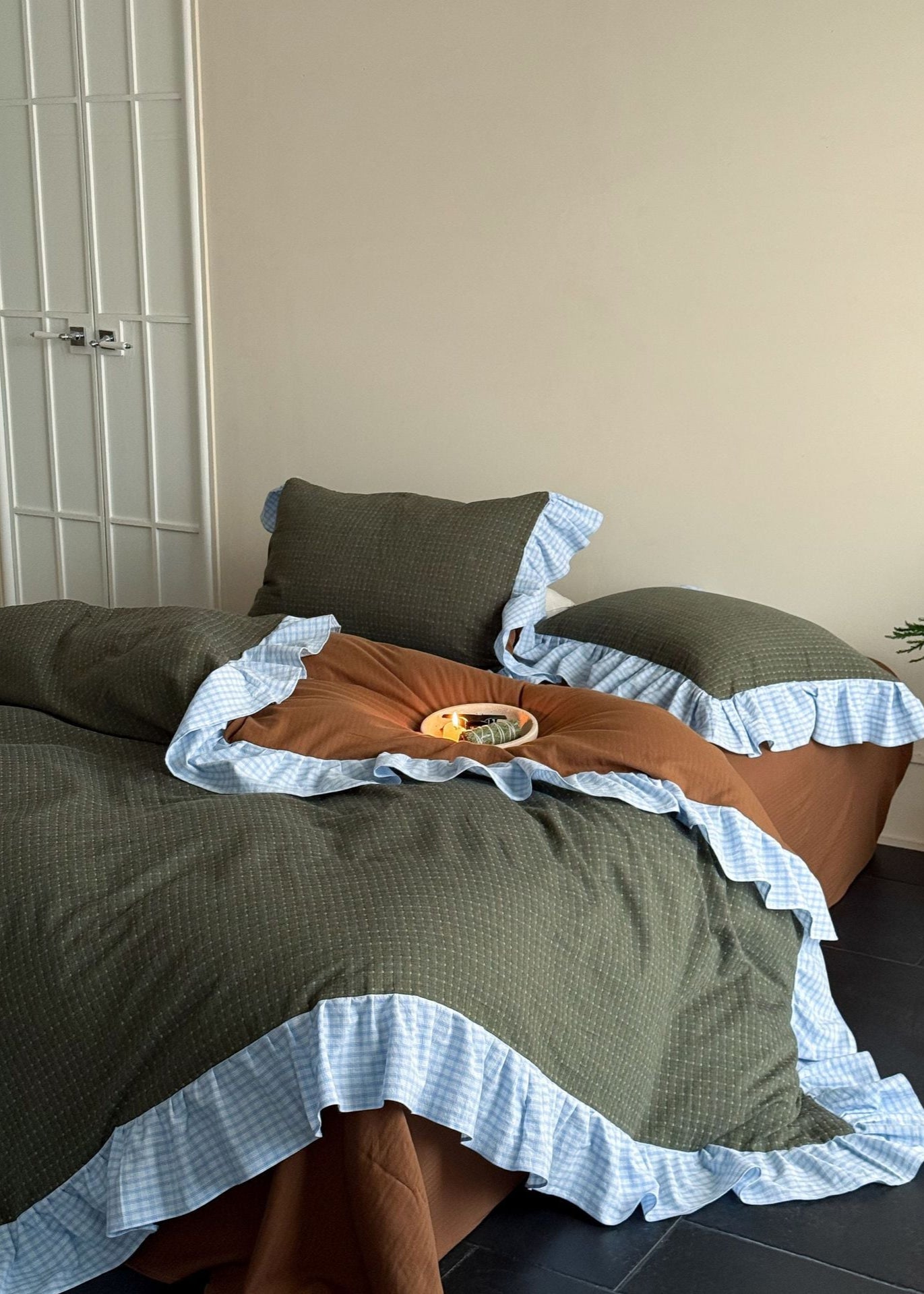 Sadie Gingham Lace Ruffle Bedding Set / Black