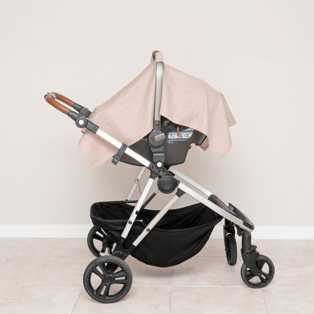 Stylish stroller with a canopy and storage basket, perfect for outings with your baby. Strollers collection.
