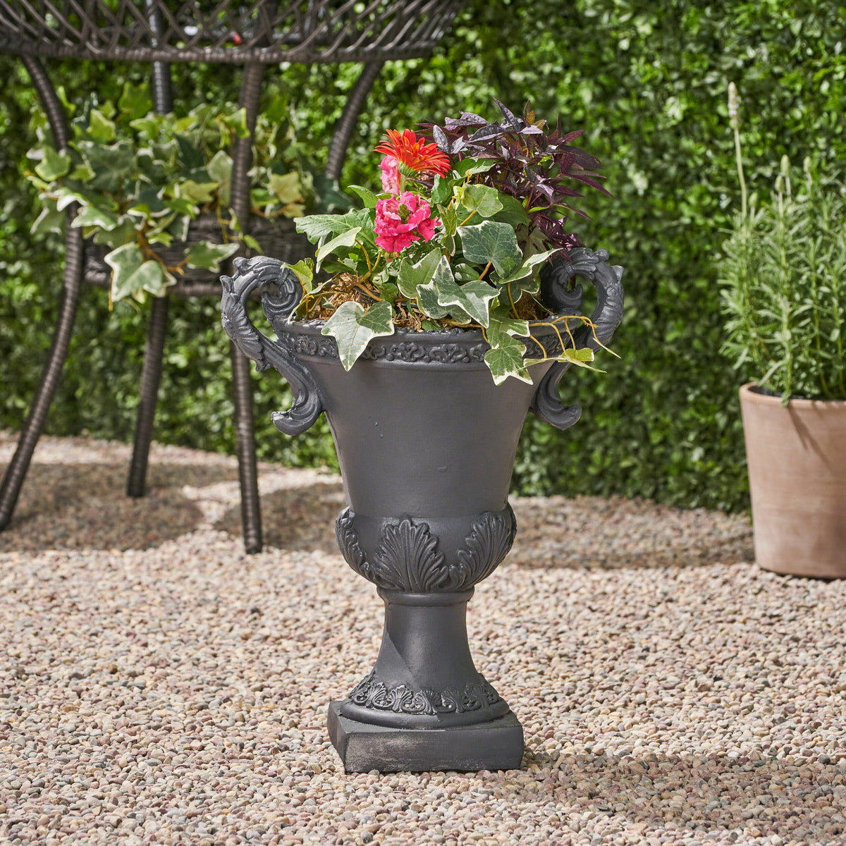Delphine Urn