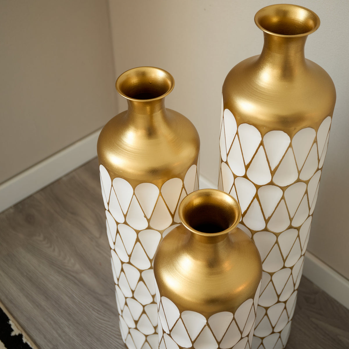 Set of 3 Elegant Vases