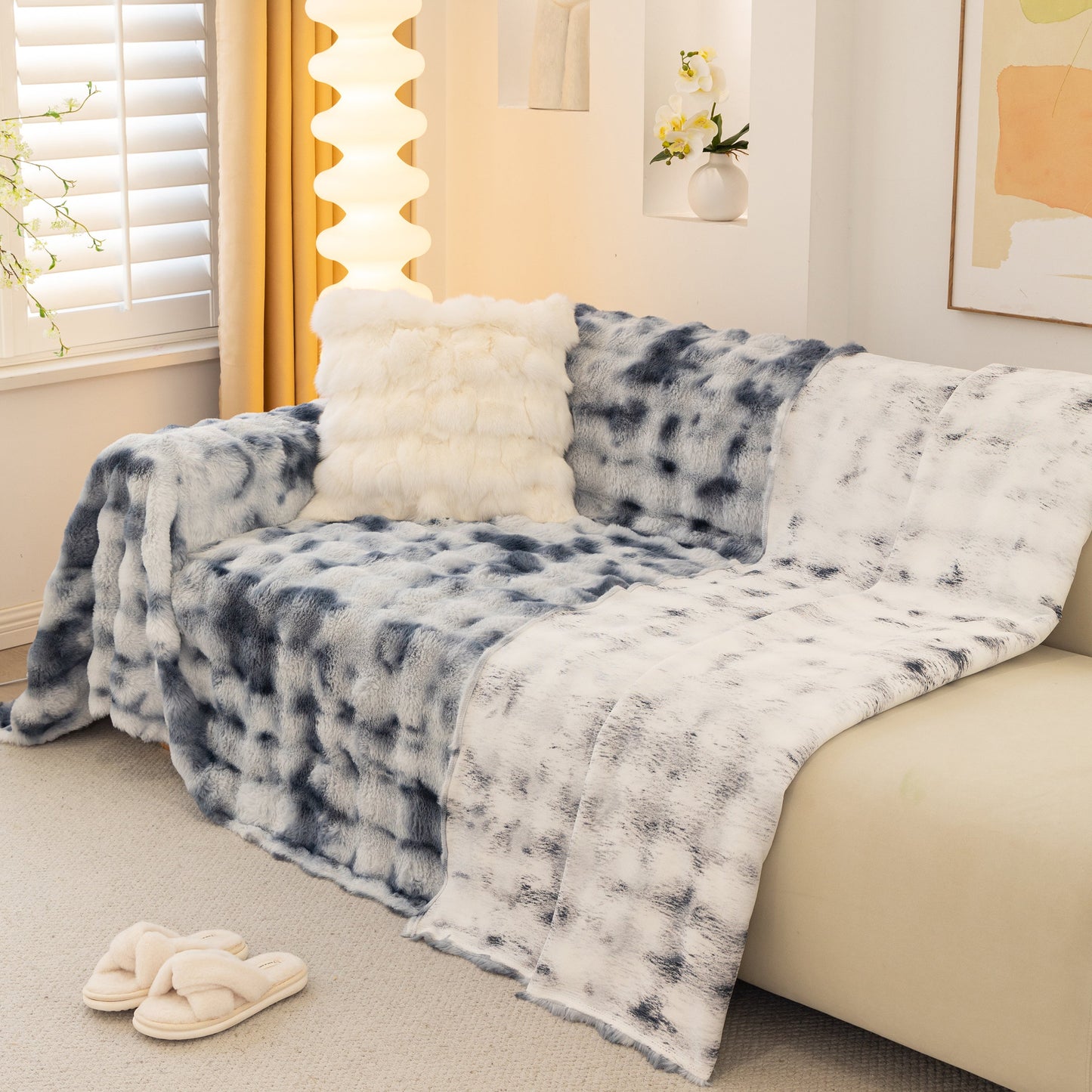 Thick Faux Fur Couch Cover Fluffy Fuzzy Warm Washable Furniture Protector for Kids Pets