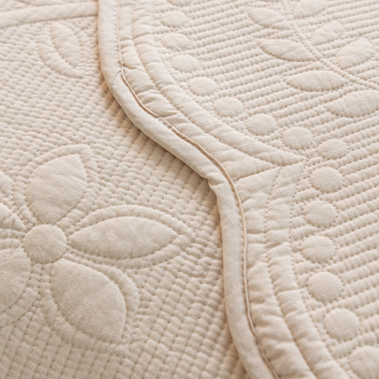 Floral Cotton Quilted Sofa Cover, Non-Slip Couch Protector with Scalloped Edges