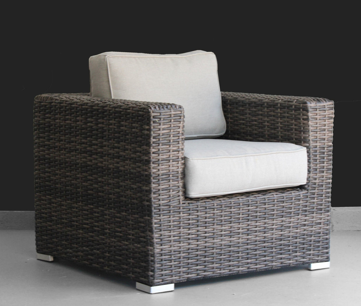 Comfort-Ready Fully Assembled Patio Chair with Plush Cushions – Ideal for Outdoor Relaxation