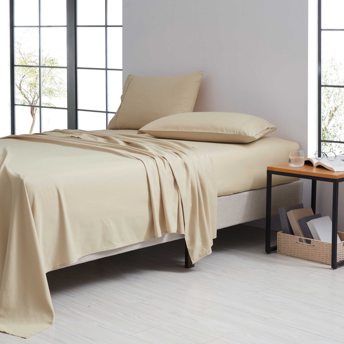 Bamboo 1800 Thread Count 4 Piece Luxury Solid Sheet Set.