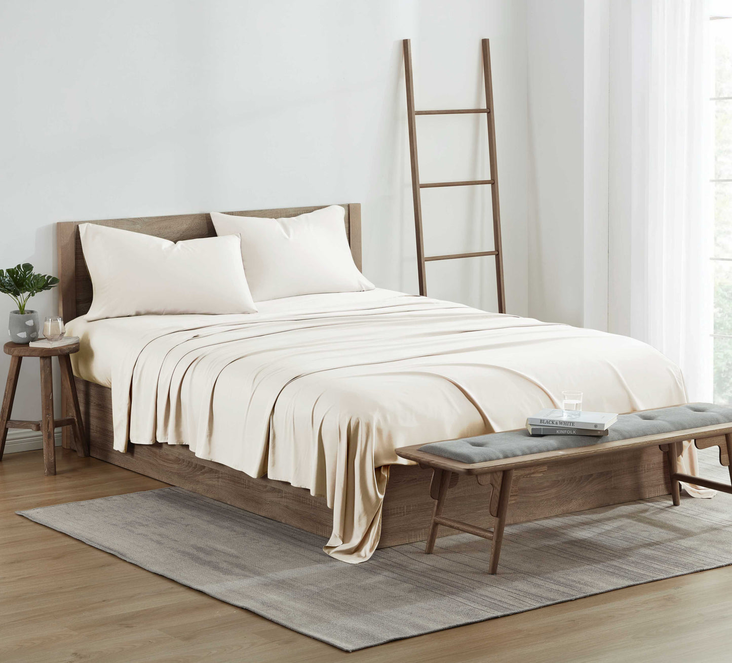 Kathy Ireland 300 Thread Count 100% Bamboo Sheet Set.