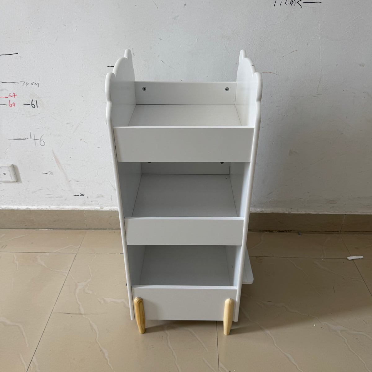 Kids Bookshelf with Chalkboard Side