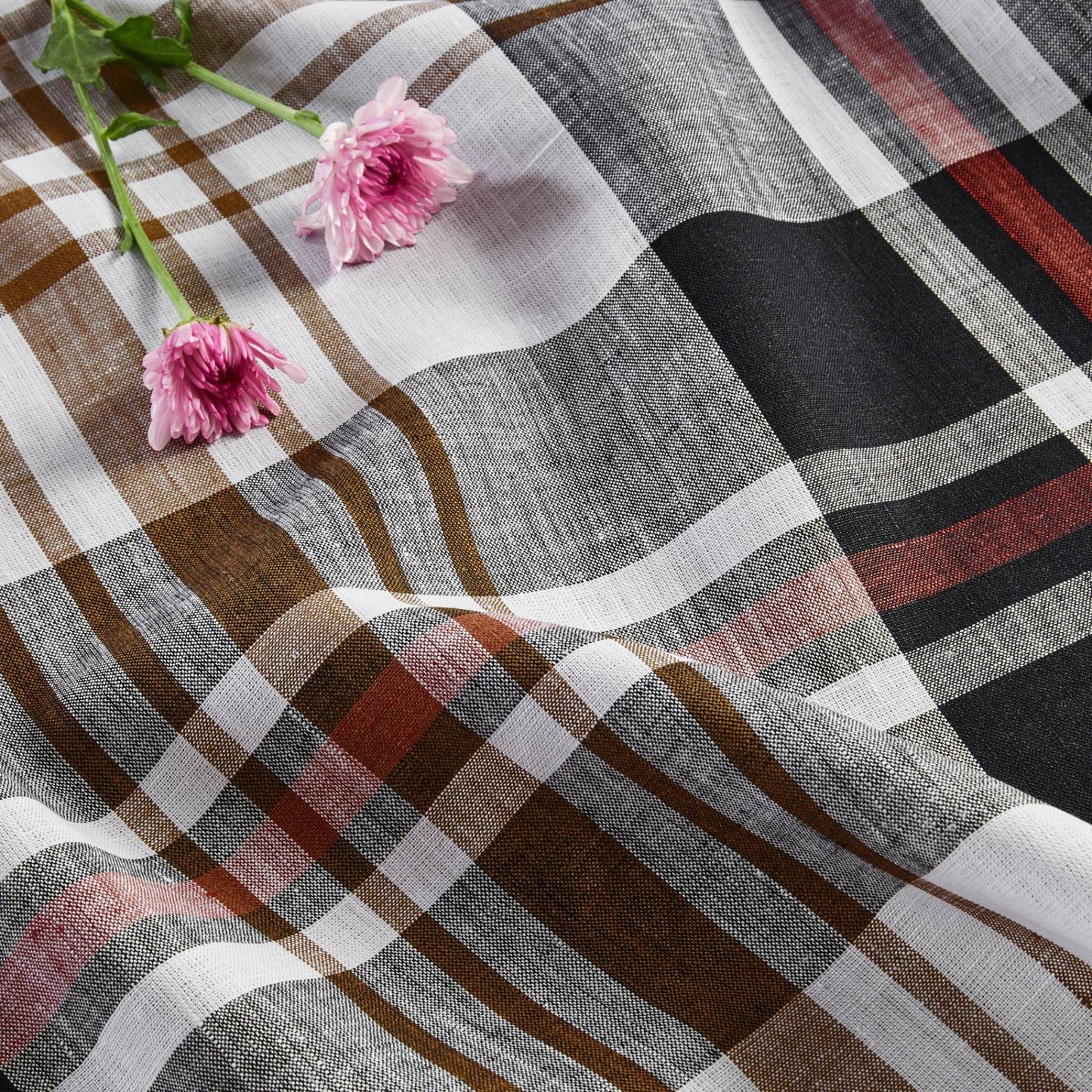 Oxford Plaid Table Runner