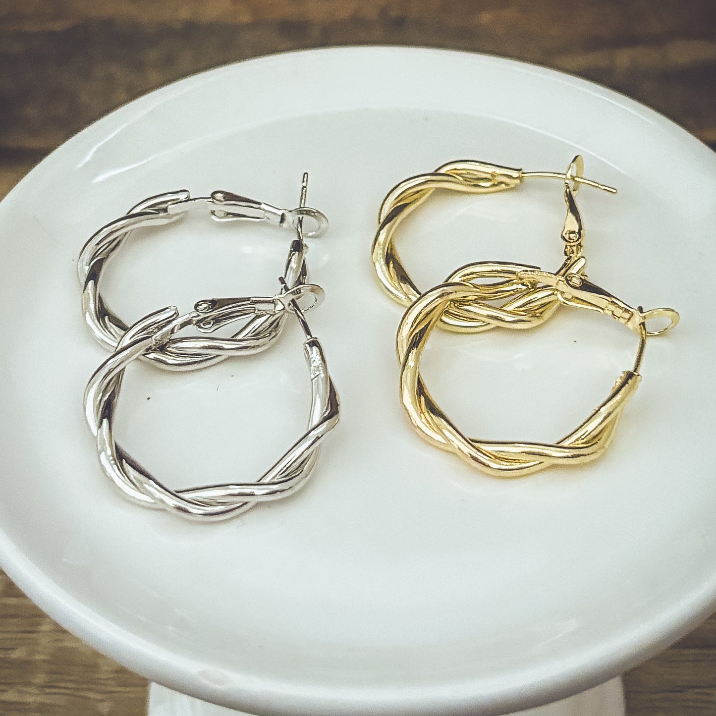 The Everyday Hoop Twist - Gold or Silver