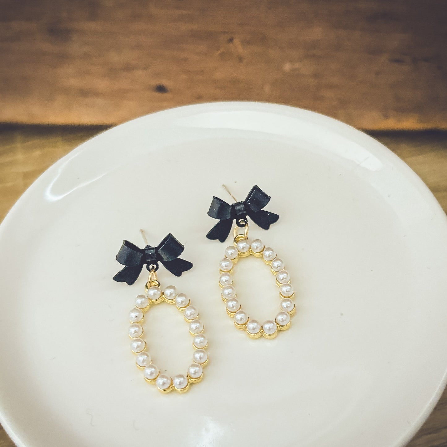 Beautiful Black Bow and Pearl Earrings