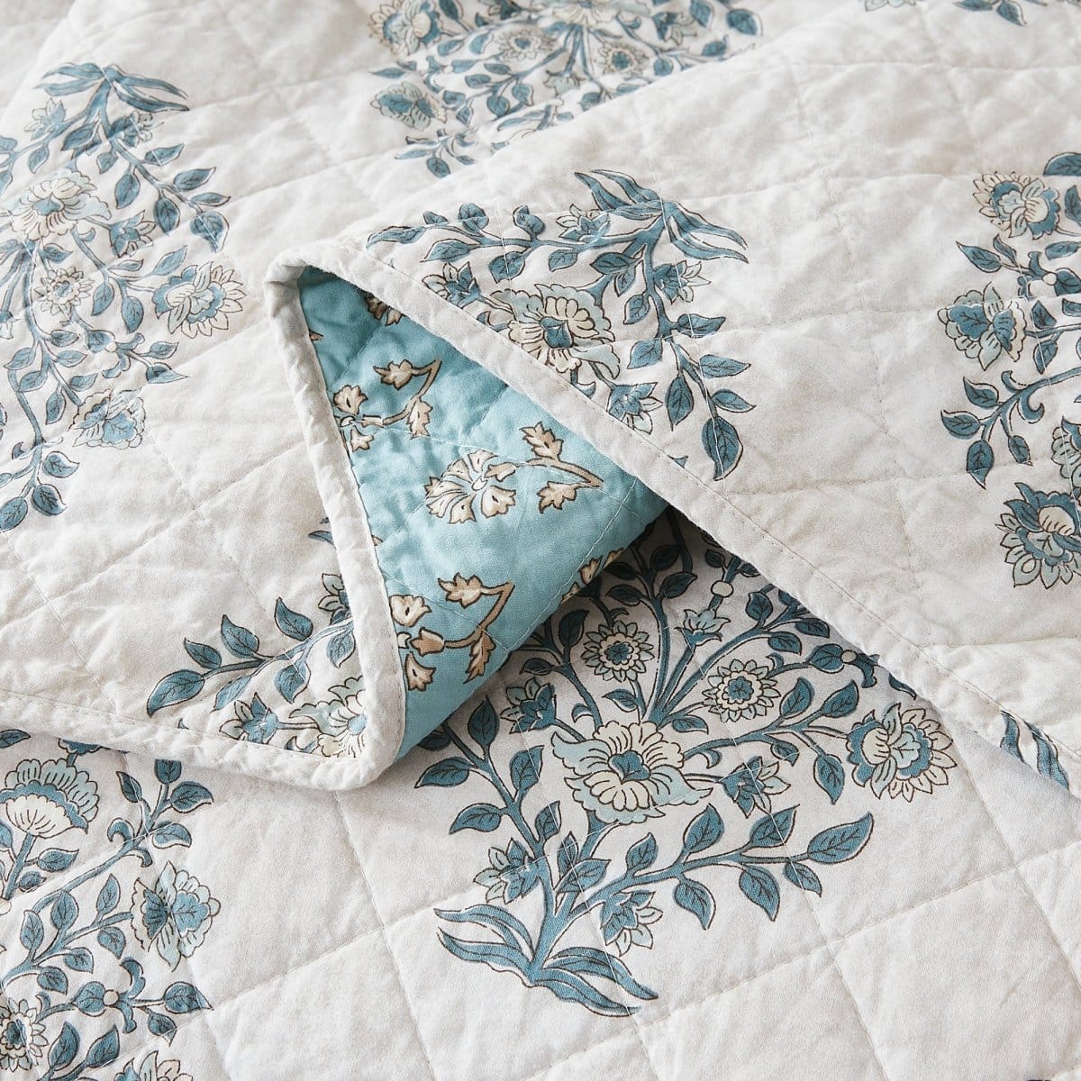 Sofia Flower Block Bouquet Reversible Cotton Quilt 3Pc Set