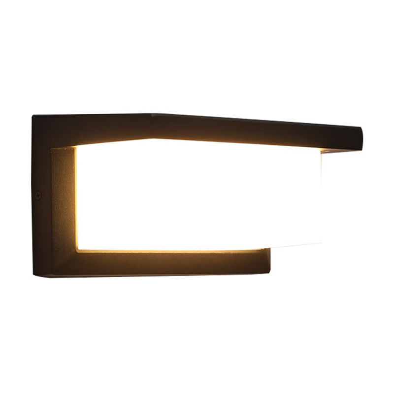 Enduring Glow: Modern Illumination for Your Courtyard