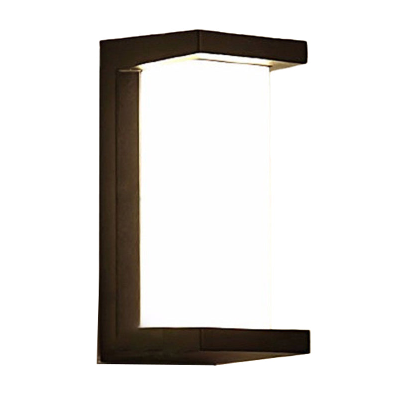 Enduring Glow: Modern Illumination for Your Courtyard