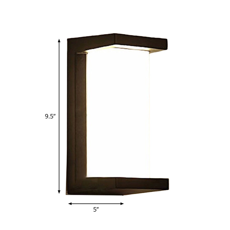 Enduring Glow: Modern Illumination for Your Courtyard