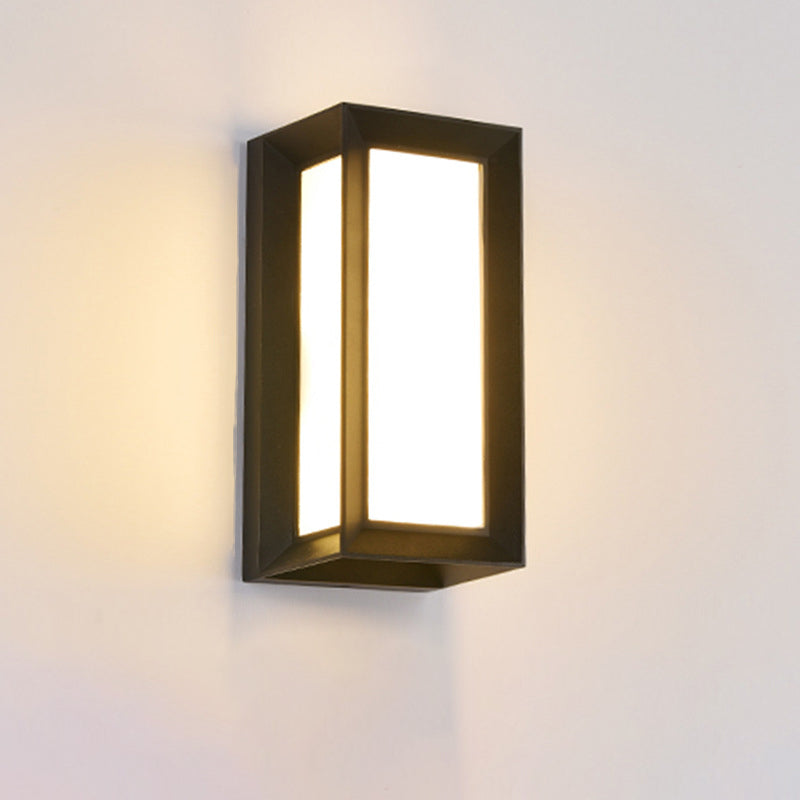 Enduring Glow: Modern Illumination for Your Courtyard