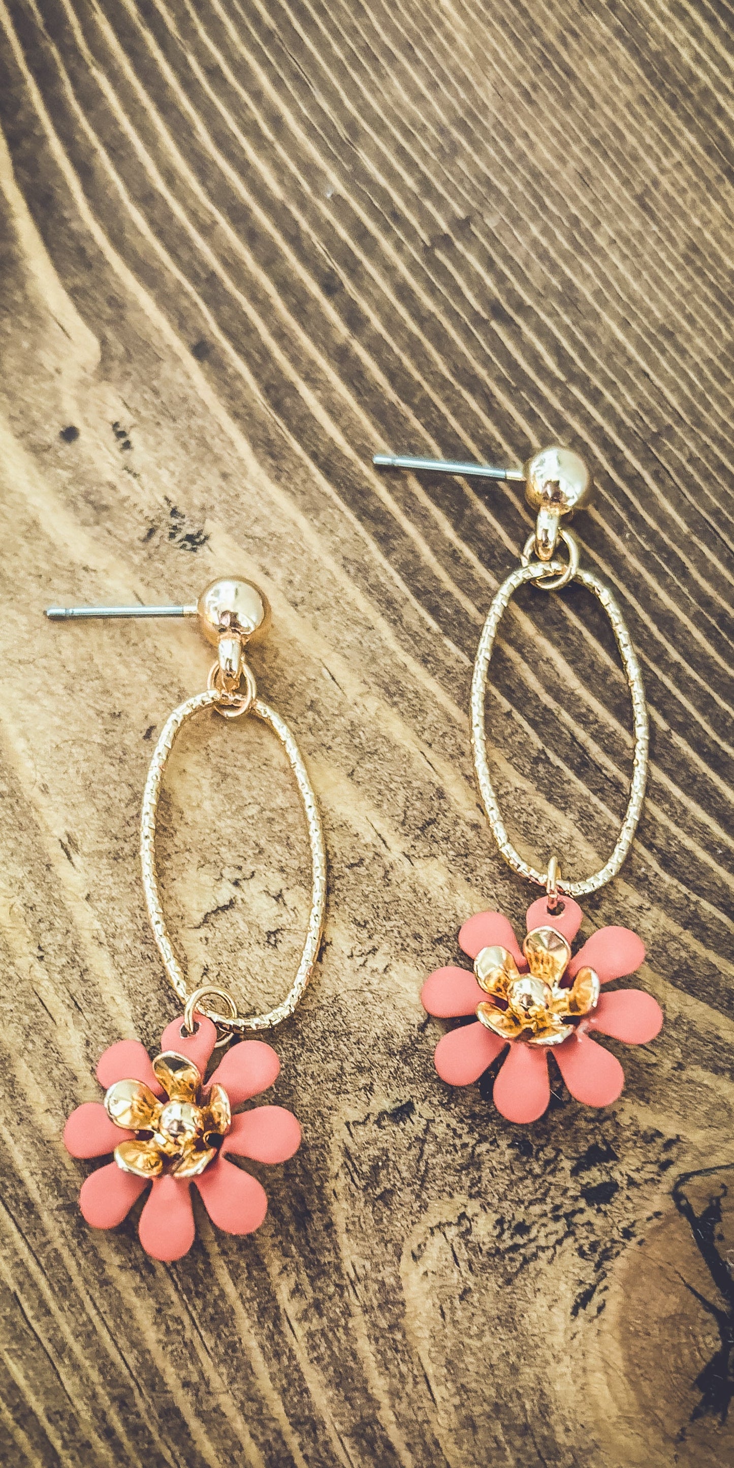 Beautiful Gold Flower Drop Earrings