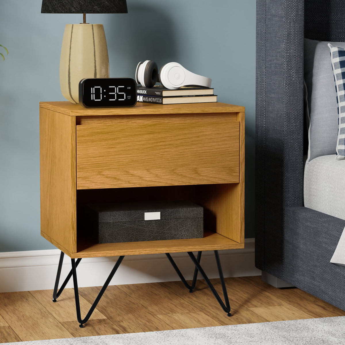 Hunter 20 Inch Wide Nightstand