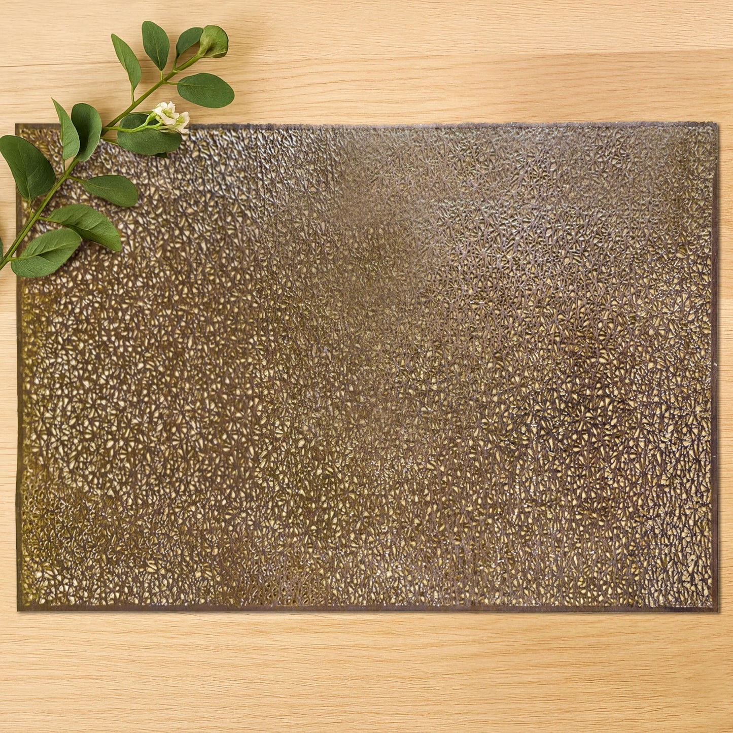 PVC Placemats - Set of 6 Gold Non Slip Table Decor Mats for Dining