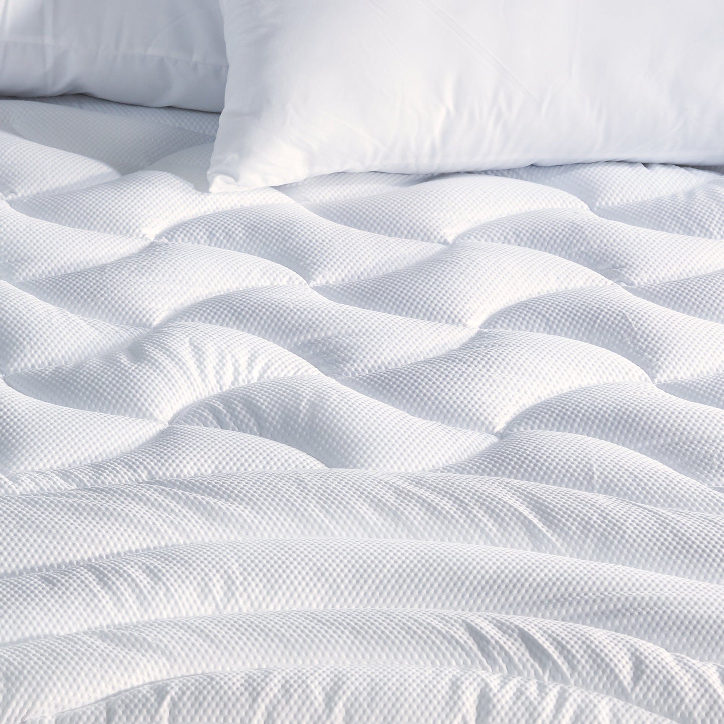 Premium Zoned Cooling Mattress Pad - White