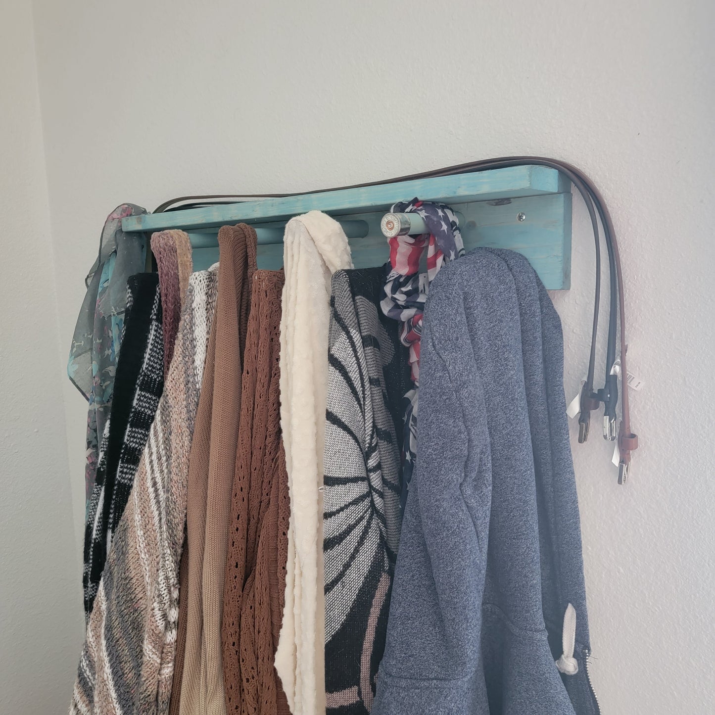 SRWS - Scarf Rack with Shelf