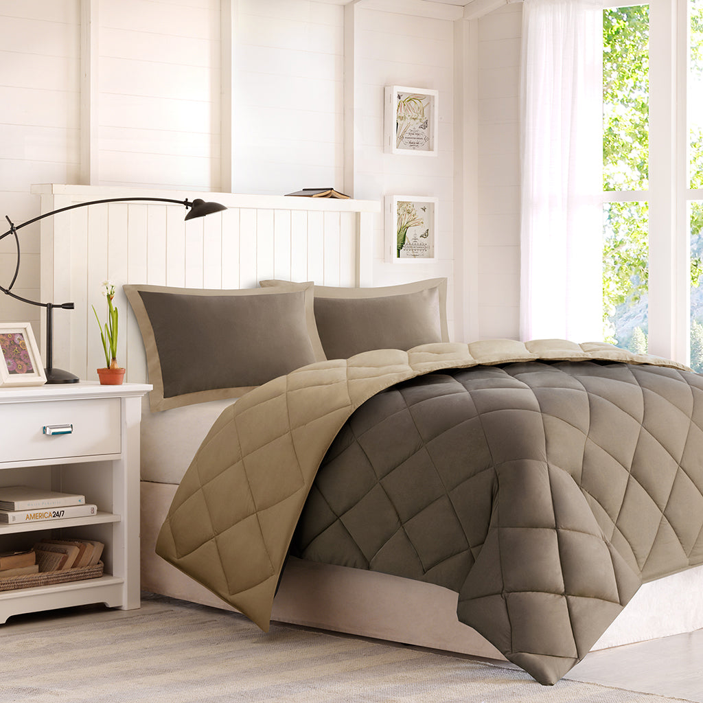 Full/Queen 3M Scotchgard Diamond Quilting Reversible Comforter Set