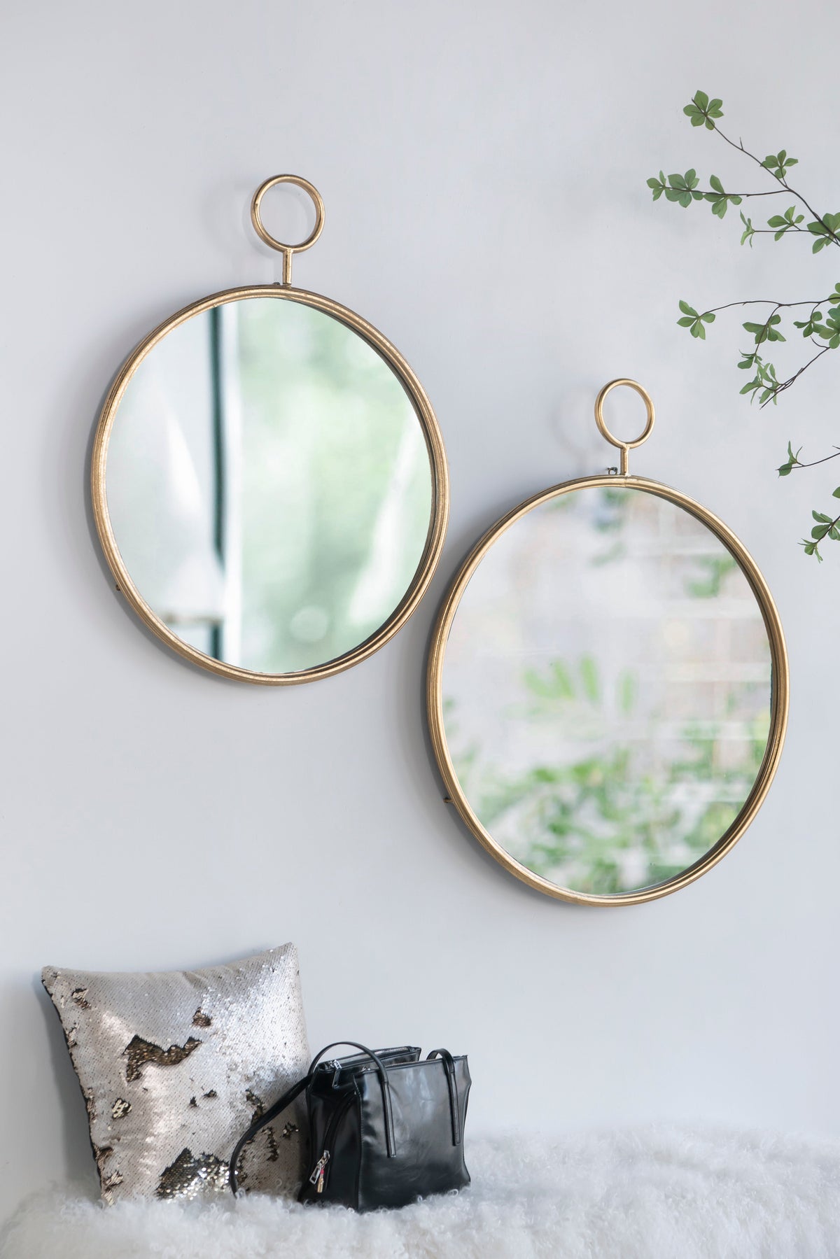 22" x 28" Circle Wall Mirror