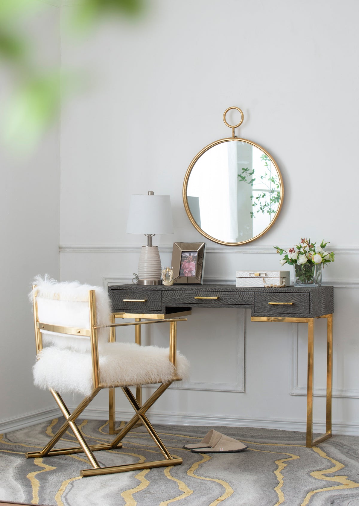 22" x 28" Circle Wall Mirror
